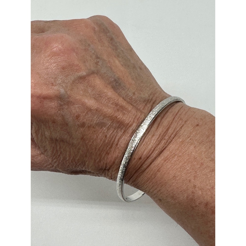 Trifari Bangle Bracelet Women Medium Silver Textured Bark Minimalist Vintage